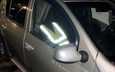 Renault Sandero I, 2012 год, 360 000 рублей, 2 фотография