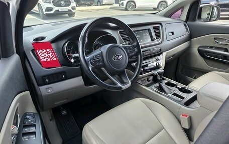 KIA Carnival, 2020 год, 3 150 000 рублей, 18 фотография