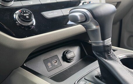 KIA Carnival, 2020 год, 3 150 000 рублей, 21 фотография