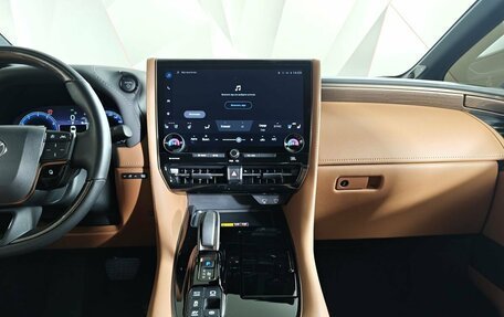 Toyota Alphard, 2024 год, 10 299 000 рублей, 14 фотография