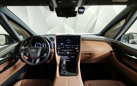 Toyota Alphard, 2024 год, 10 299 000 рублей, 13 фотография