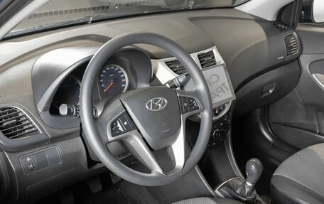 Hyundai Solaris II рестайлинг, 2015 год, 908 300 рублей, 5 фотография
