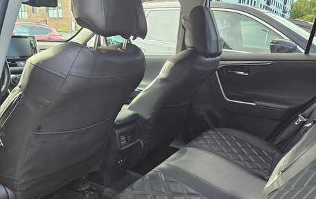 Toyota RAV4, 2021 год, 3 800 000 рублей, 7 фотография