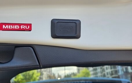 Toyota RAV4, 2021 год, 3 800 000 рублей, 11 фотография