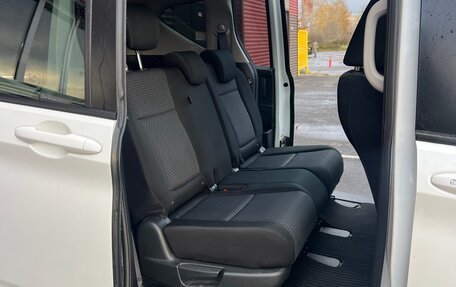 Honda Freed II, 2016 год, 1 340 000 рублей, 7 фотография