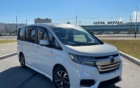 Honda Stepwgn IV, 2021 год, 2 110 000 рублей, 2 фотография