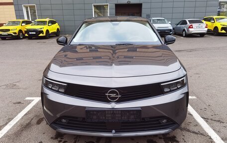 Opel Astra, 2023 год, 2 390 000 рублей, 10 фотография