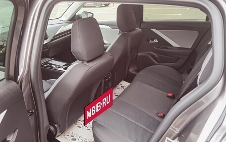 Opel Astra, 2023 год, 2 390 000 рублей, 18 фотография