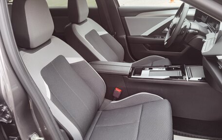 Opel Astra, 2023 год, 2 390 000 рублей, 25 фотография