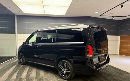 Mercedes-Benz V-Класс, 2024 год, 16 400 000 рублей, 4 фотография