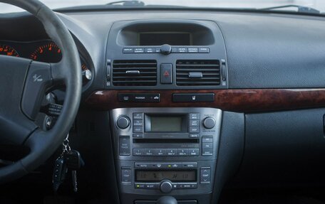 Toyota Avensis III рестайлинг, 2003 год, 650 000 рублей, 17 фотография