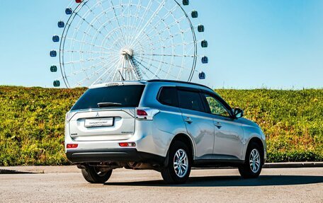 Mitsubishi Outlander III рестайлинг 3, 2014 год, 1 300 000 рублей, 2 фотография