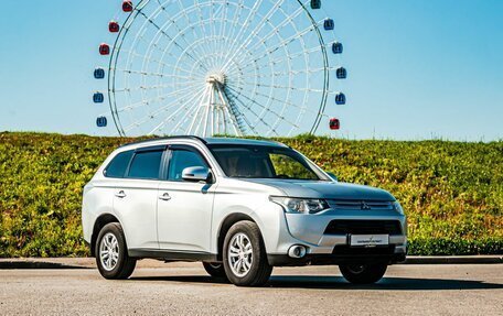 Mitsubishi Outlander III рестайлинг 3, 2014 год, 1 300 000 рублей, 5 фотография