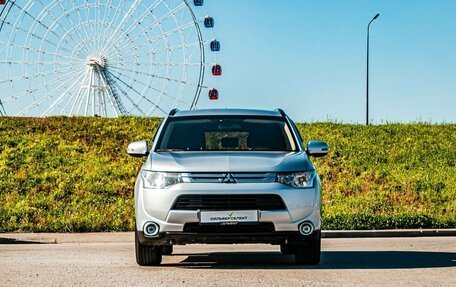Mitsubishi Outlander III рестайлинг 3, 2014 год, 1 300 000 рублей, 3 фотография