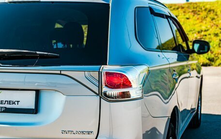 Mitsubishi Outlander III рестайлинг 3, 2014 год, 1 300 000 рублей, 11 фотография