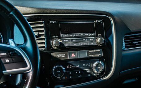 Mitsubishi Outlander III рестайлинг 3, 2014 год, 1 300 000 рублей, 18 фотография
