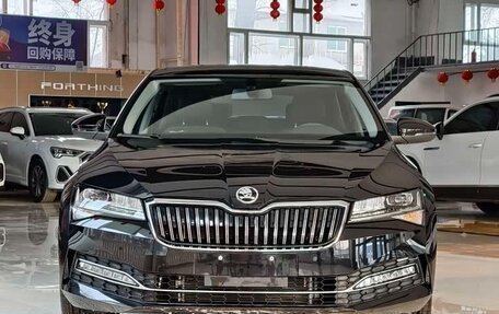 Skoda Superb III рестайлинг, 2024 год, 4 398 383 рублей, 2 фотография