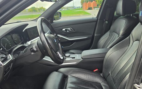 BMW 3 серия, 2020 год, 2 800 000 рублей, 15 фотография