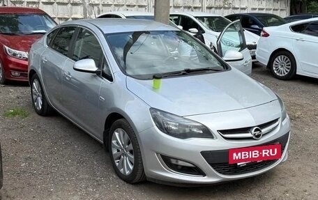 Opel Astra J, 2014 год, 800 000 рублей, 2 фотография