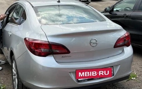 Opel Astra J, 2014 год, 800 000 рублей, 6 фотография