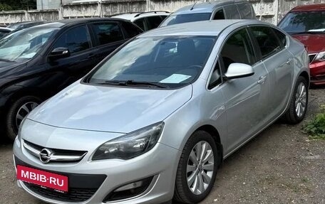 Opel Astra J, 2014 год, 800 000 рублей, 3 фотография