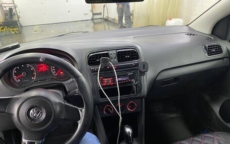 Volkswagen Polo VI (EU Market), 2012 год, 600 000 рублей, 2 фотография