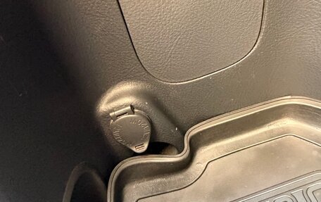 Toyota RAV4, 2011 год, 1 099 000 рублей, 29 фотография
