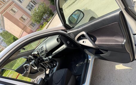 Toyota RAV4, 2011 год, 1 099 000 рублей, 23 фотография