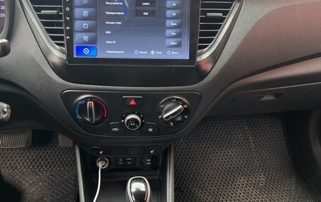 Hyundai Solaris II рестайлинг, 2018 год, 620 000 рублей, 5 фотография