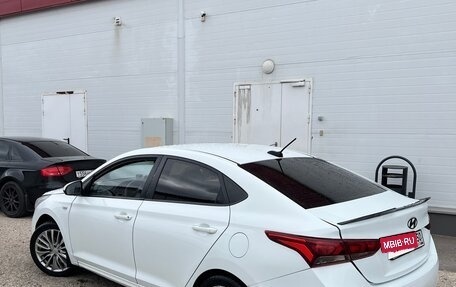 Hyundai Solaris II рестайлинг, 2018 год, 620 000 рублей, 2 фотография