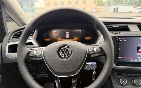 Volkswagen Touran III, 2022 год, 2 270 000 рублей, 7 фотография
