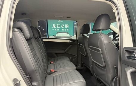 Volkswagen Touran III, 2022 год, 2 270 000 рублей, 11 фотография