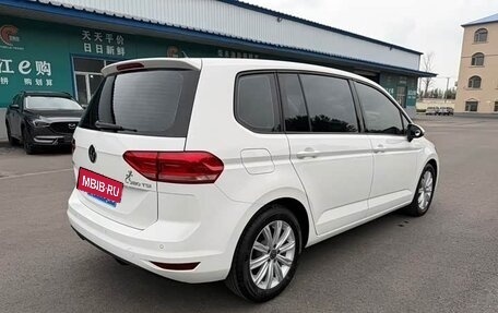 Volkswagen Touran III, 2022 год, 2 270 000 рублей, 3 фотография