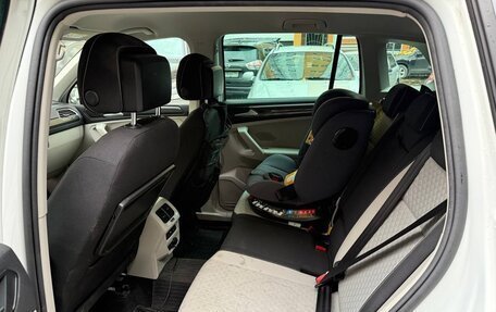 Volkswagen Tiguan II, 2018 год, 2 300 000 рублей, 13 фотография
