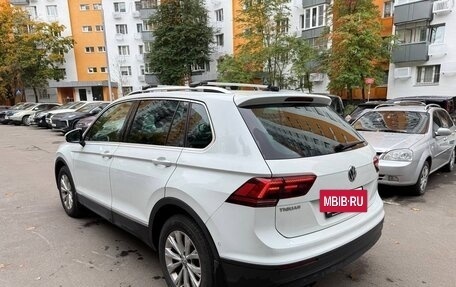 Volkswagen Tiguan II, 2018 год, 2 300 000 рублей, 2 фотография