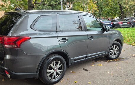 Mitsubishi Outlander III рестайлинг 3, 2016 год, 1 490 000 рублей, 4 фотография