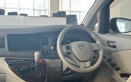 Toyota ISis I, 2017 год, 1 220 000 рублей, 14 фотография