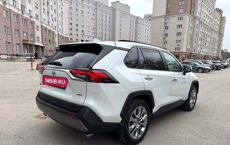 Toyota RAV4, 2019 год, 3 345 000 рублей, 10 фотография