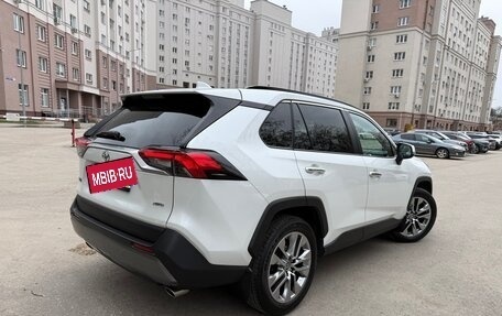 Toyota RAV4, 2019 год, 3 345 000 рублей, 2 фотография