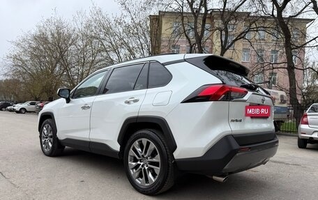 Toyota RAV4, 2019 год, 3 345 000 рублей, 14 фотография