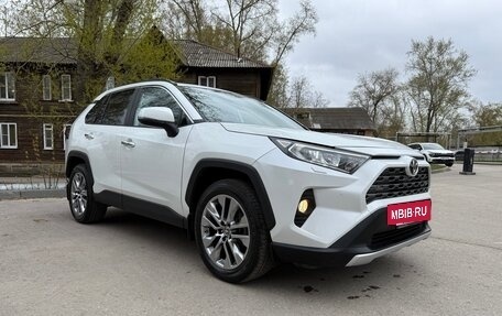 Toyota RAV4, 2019 год, 3 345 000 рублей, 13 фотография