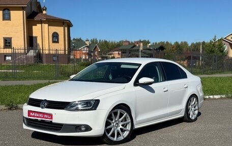Volkswagen Jetta VI, 2014 год, 990 000 рублей, 1 фотография
