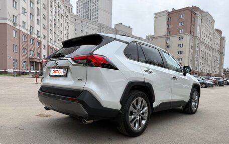 Toyota RAV4, 2019 год, 3 345 000 рублей, 16 фотография