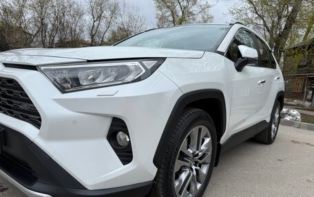 Toyota RAV4, 2019 год, 3 345 000 рублей, 19 фотография