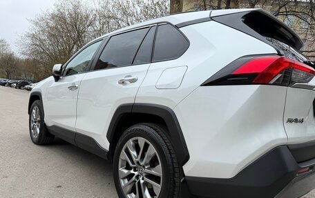 Toyota RAV4, 2019 год, 3 345 000 рублей, 22 фотография