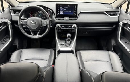 Toyota RAV4, 2019 год, 3 345 000 рублей, 23 фотография