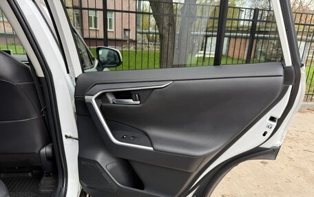 Toyota RAV4, 2019 год, 3 345 000 рублей, 31 фотография