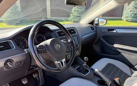 Volkswagen Jetta VI, 2014 год, 990 000 рублей, 11 фотография