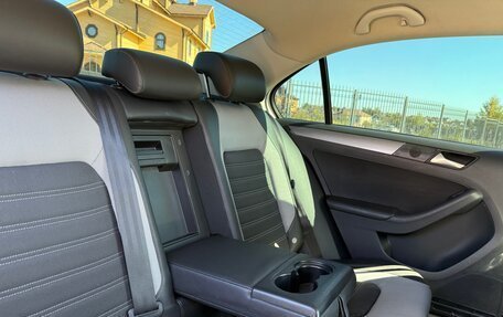 Volkswagen Jetta VI, 2014 год, 990 000 рублей, 15 фотография