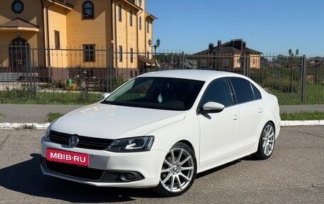 Volkswagen Jetta VI, 2014 год, 990 000 рублей, 2 фотография